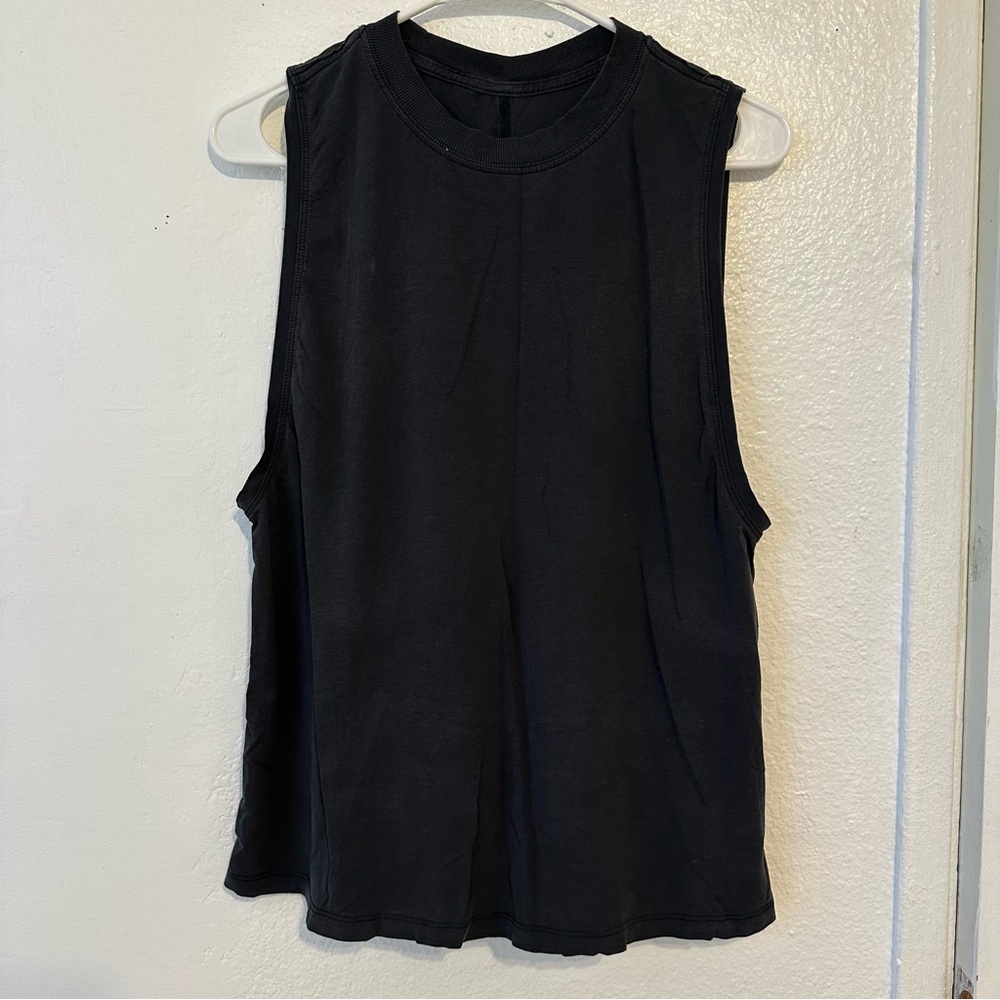 Lululemon Tank - Picture 2 of 6